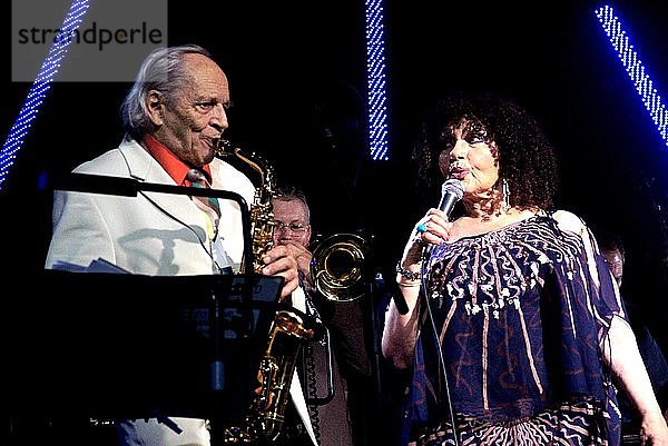 John Dankworth und Cleo Laine  Brecon Jazz Festival  Powys  Wales. Künstler: Brian OConnor