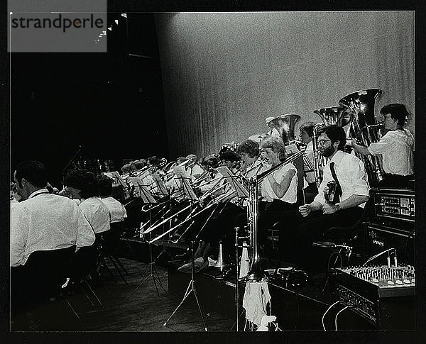 Die Hatfield Concert Band bei einem Konzert im Forum Theatre  Hatfield  Hertfordshire  April 1985. Künstler: Denis Williams