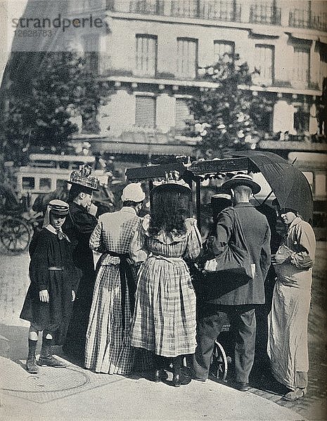 Straßenszene  um 1877-1927  (1929). Künstler: Eugene Atget