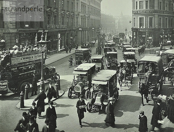Fußgänger und Verkehr  Victoria Street  London  April 1912. Künstler: Unbekannt.