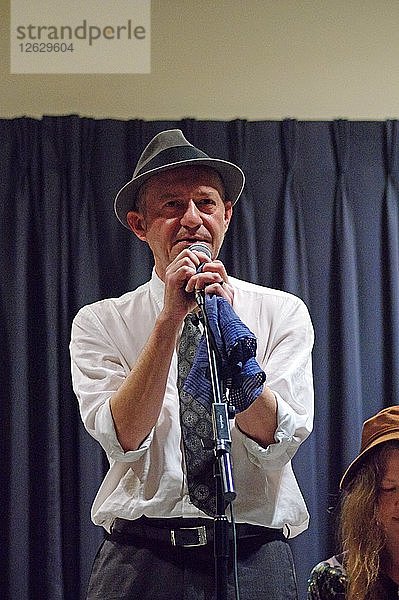 Jean-Marie Fagon  Watermill Jazz Club  Dorking  Surrey  August 2015. Künstler: Brian OConnor.