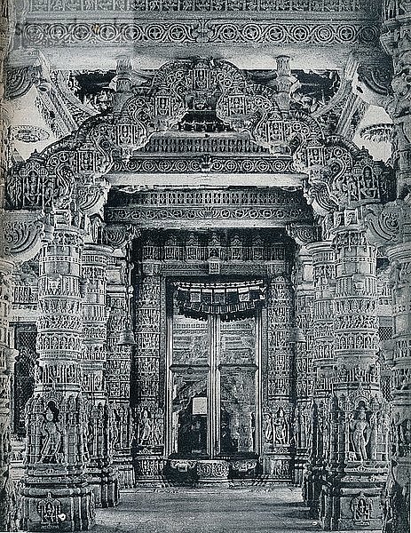 Marmorskulptur an einem Eingang zu einem Jain-Tempel in Dilwara  Mount Abu  um 1100. Künstler: Unbekannt.
