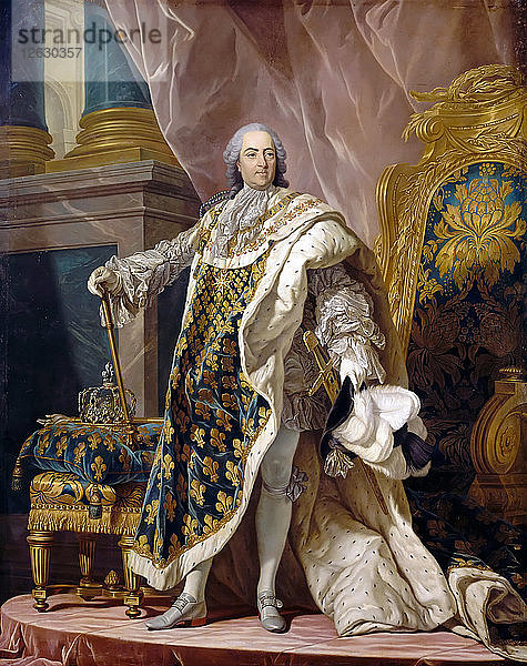 Porträt von Ludwig XV. in seiner königlichen Tracht. Künstler: Van Loo  Louis Michel (1707-1771)