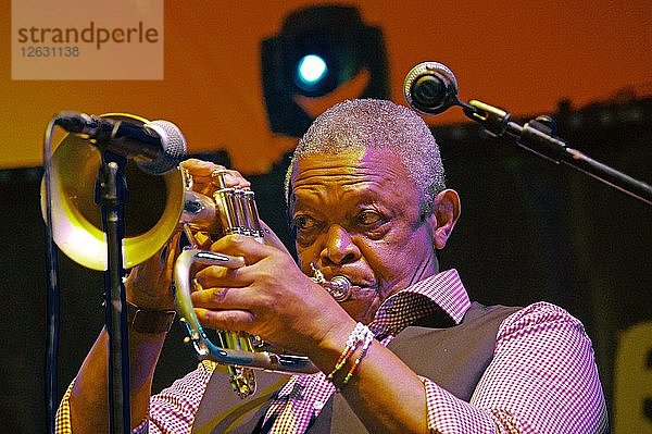 Hugh Masekela  Love Supreme Jazz Festival  Glynde Place  East Sussex  2015. Künstler: Brian OConnor.