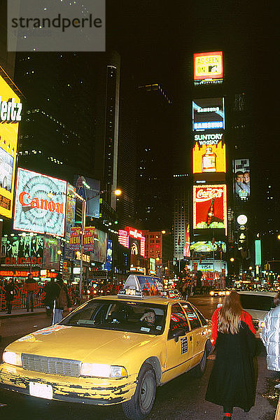 New Yorker Taxi bei Nacht 1995. Künstler: Unbekannt.