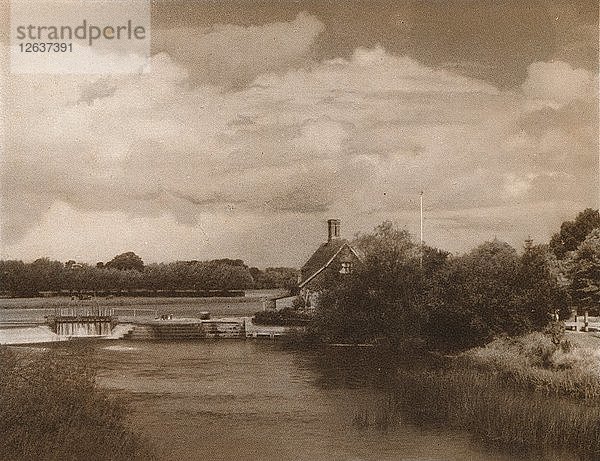 Goring Lock  um 1927  (1927). Künstler: Reginald Belfield.