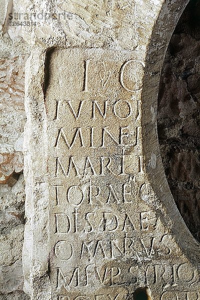 Detail eines römischen Altarsteins  der als Türsturz wiederverwendet wurde  Carlisle Castle  Cumbria  um 2007. Künstler: Alun Bull.