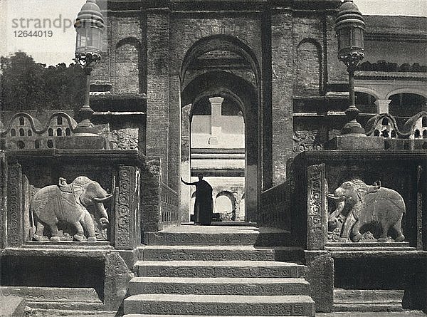 Kloster im Tempeldes Heiligen Zahnes (Dalada Maligawa Vihara)  Kandy  1926. Künstler: Unbekannt.