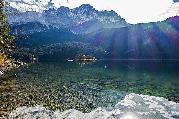 Eibsee und Zugspitze  Bayern  Deutschland  Europa