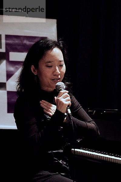 Helen Sung  Watermill Jazz Club  Dorking  Surrey  November 2015. Künstler: Brian OConnor.