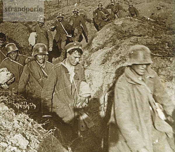 Deutsche Soldaten  Bois des Chevaliers  Vaux  Nordfrankreich  ca. 1914-c1918. Künstler: Unbekannt.