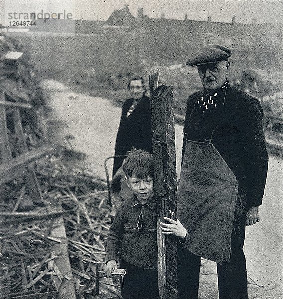 Familie im East End  1941. Künstler: Cecil Beaton.