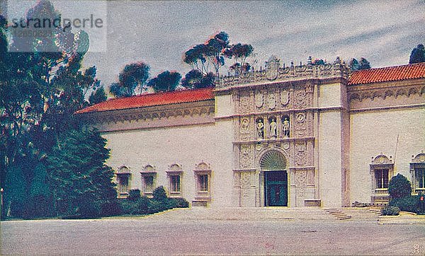 Das imposante Portal der Galerie der Schönen Künste  um 1935. Künstler: Unbekannt.