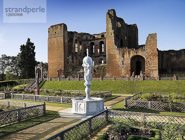 Elisabethanischer Garten  Schloss Kenilworth  Warwickshire  2008. Künstler: Historic England Mitarbeiter Fotograf.