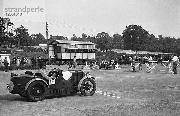 847 ccm MG M-Type-Wagen beim JCC Members Day in Brooklands  5. Juli 1930. Künstler: Bill Brunell.