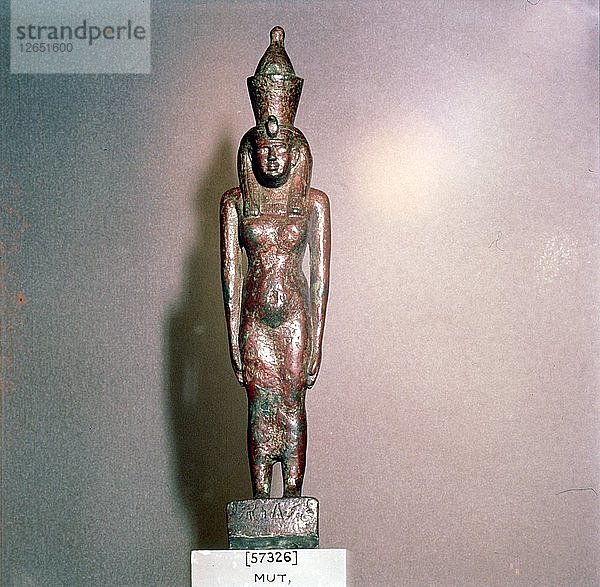 Ägyptische Bronze  Göttin Mut  thebanische Muttergöttin  18. Dynastie  ca. 1550-1298 v. Chr. Künstler: Unbekannt.