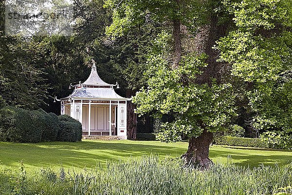 Chinesischer Tempel  Wrest Park Gardens  Silsoe  Bedfordshire  ca. 1980-c2017. Künstler: Auftragsfotograf von Historic England.