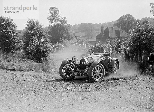Bugatti Typ 37  Bugatti Owners Club Hill Climb  Chalfont St Peter  Buckinghamshire  1935. Künstler: Bill Brunell.