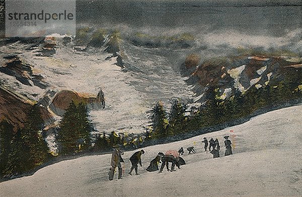 Schneeballschlacht im Paradise Valley im Hochsommer  Mt. Rainier National Park  um 1916. Künstler: Asahel Curtis.