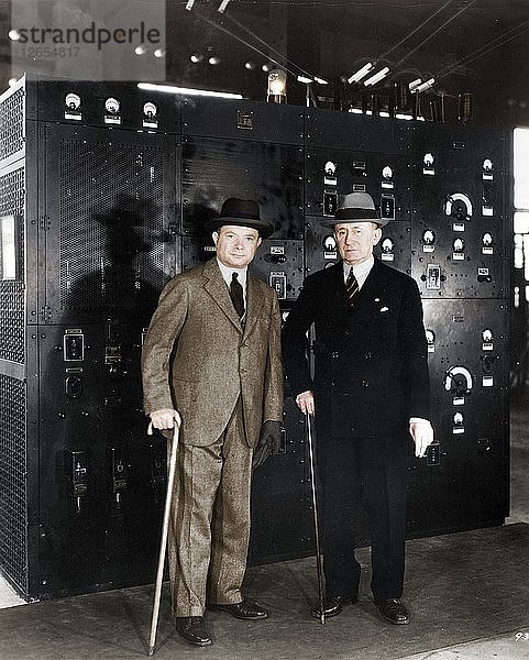 Guglielmo Marconi und David Sarnoff  1933. Künstler: Unbekannt.
