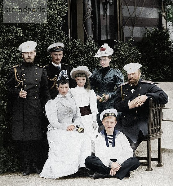 Die russische Kaiserfamilie  um 1894 (1964). Künstler: Unbekannt.