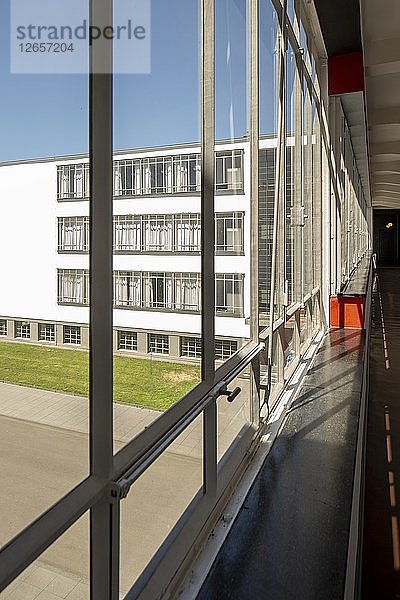 Das Bauhausgebäude  Dessau  Deutschland  2018. Künstler: Alan John Ainsworth.