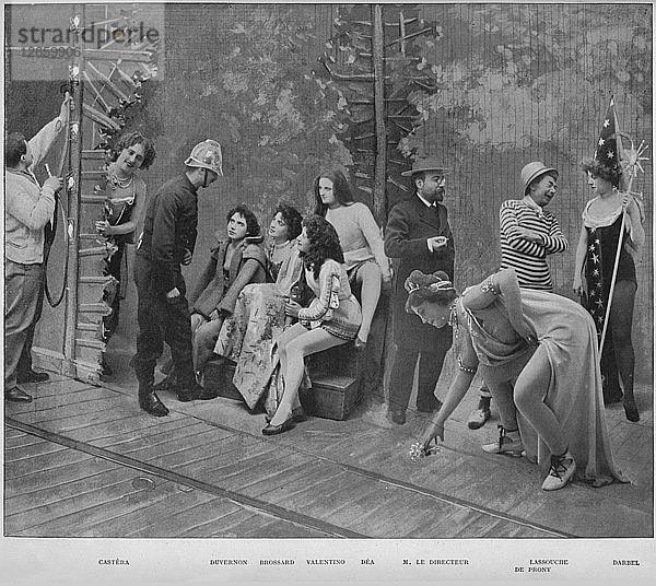 Avant Les Trois Coups  1900. Künstler: Unbekannt.