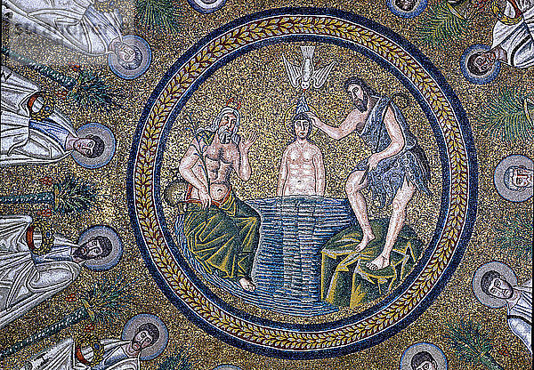 Mosaik der Taufe Christi  im Baptisterium der Arianer  Ravenna.
