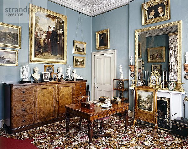 Prince Consorts Dressing & Writing Room  Osborne House  ca. 1990-2010. Künstler: Nigel Corrie.