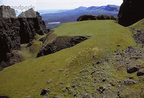 Der Tisch  Quirang  Isle of Skye  Schottland  20. Jahrhundert. Künstler: CM Dixon.