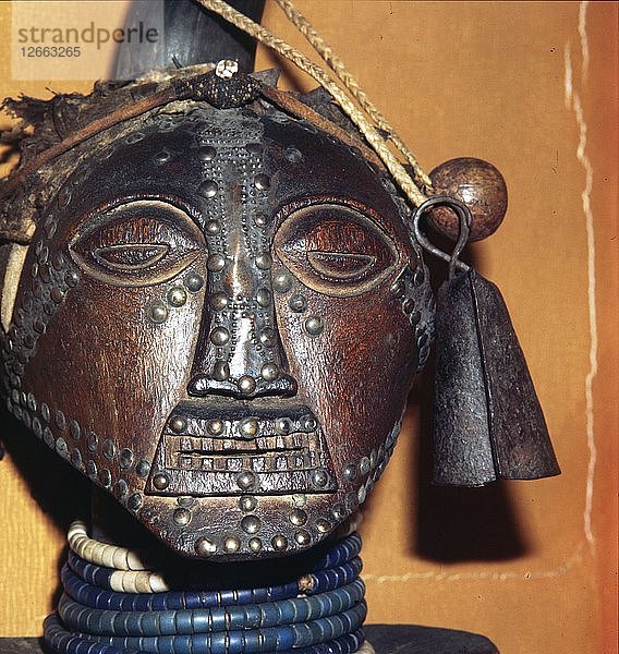 Afrikanische Maske. Künstler: Unbekannt.