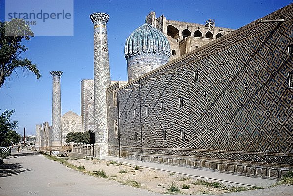 Außenwand der Shir-Dar Madrasa  Samarkand  20. Jahrhundert. Künstler: CM Dixon.