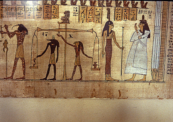 Szene  die das Seelengericht darstellt  im Buch der Toten  Ausschnitt aus einem Papyrus.