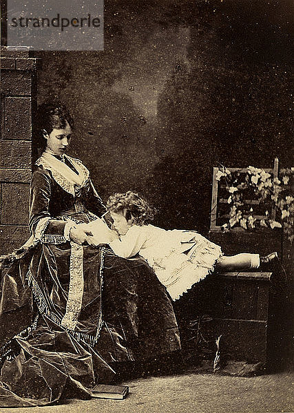 Großfürstin Maria Fjodorowna mit Sohn Nikolaus Alexandrowitsch  1872.
