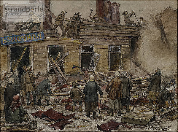 Arbeiter beim Abriss von Holzhäusern zur Gewinnung von Brennmaterial  1920.