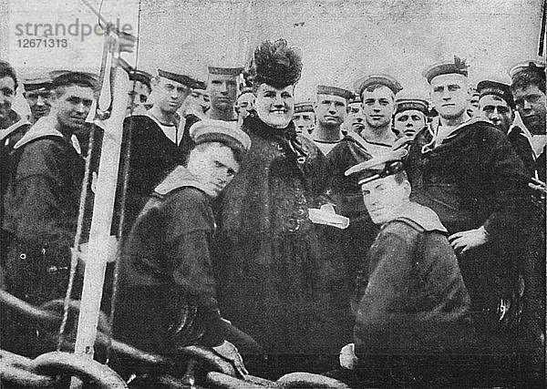Die Mutter der Marine bei der Verabschiedung der Jungen nach China  1900. Künstler: Cribb.