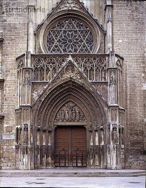 Detail der Fassade der Apostel in der Kathedrale von Valencia.