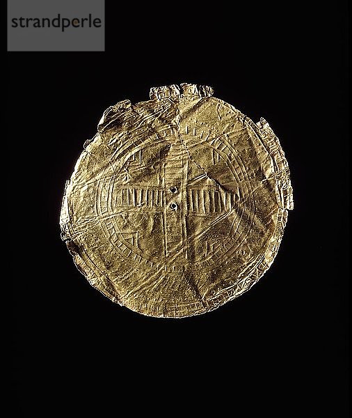 Scheibe (die Sonnenscheibe von Ballyshannon)  frühe Bronzezeit  Becherzeit (Großbritannien)  ca. 2500 v. Chr. - 2150 v. Chr. Künstler: Unbekannt.