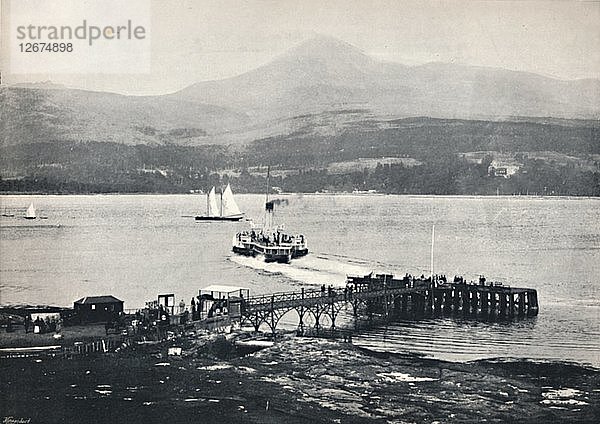 Arran - Brodick Pier und Goatfell  1895. Künstler: Unbekannt.