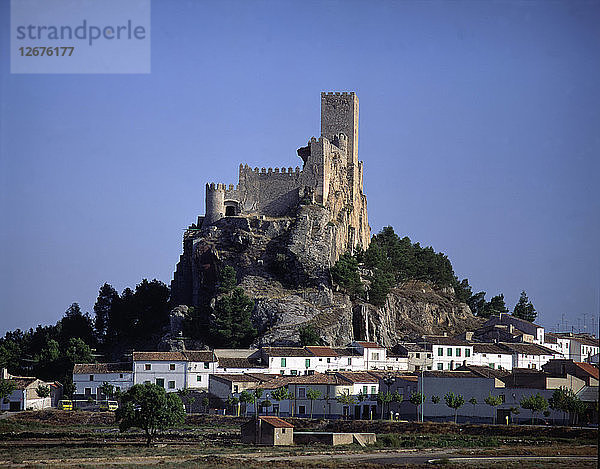 Außenansicht der Burg von Almansa.