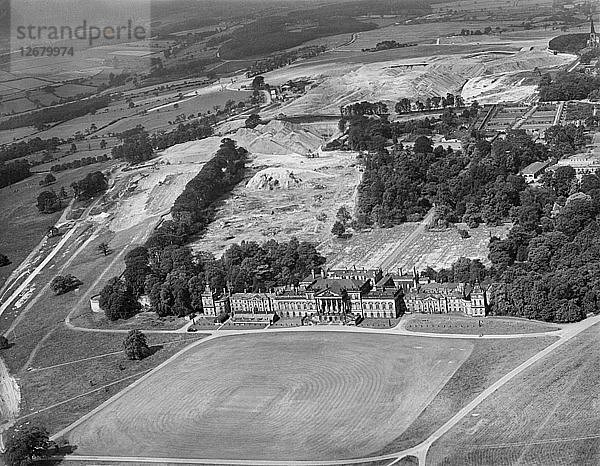 Wentworth Woodhouse  Rotherham  South Yorkshire  1946. Künstler: Aeropictorial Ltd.