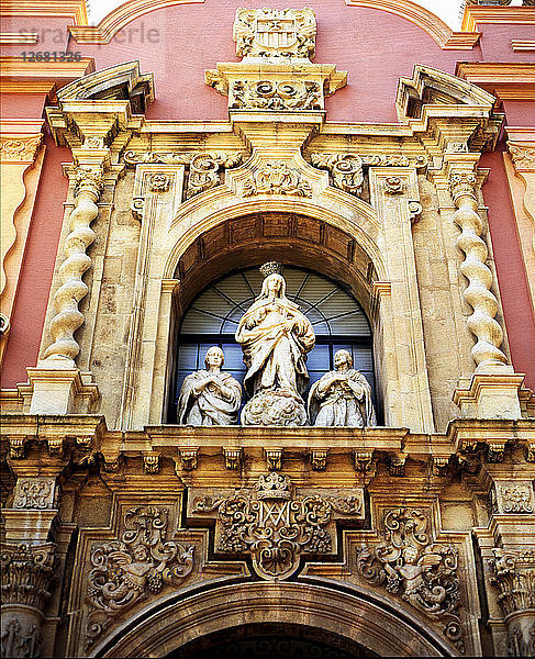 Detail der Tür des Museums der Schönen Künste  Sevilla.