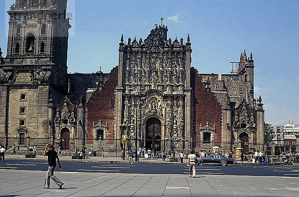 Mexiko-Stadt  Kirche des Metropolitan Sanctuary  erbaut Mitte des 18. Jahrhunderts aus rotem Vulkangestein.