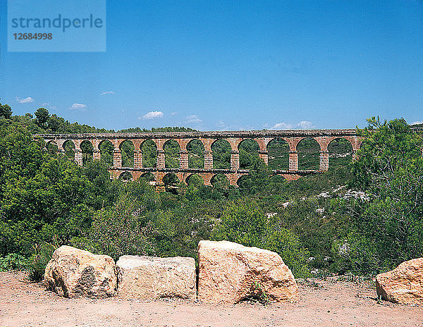 Römisches Aquädukt in Tarragona  bekannt als die Teufelsbrücke. 1. Jahrhundert.