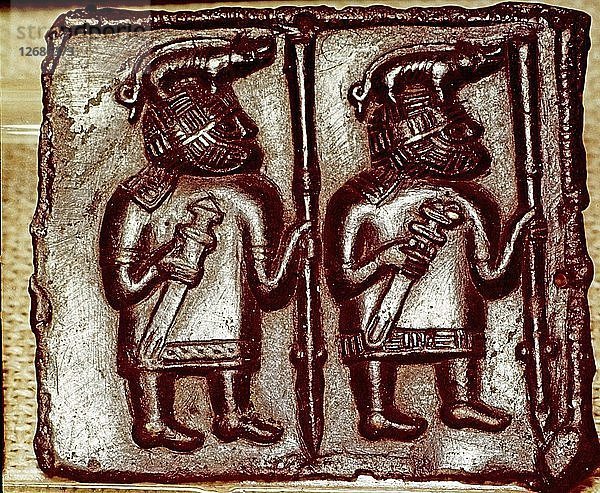 Bronzematrize zur Herstellung von Zierschalen für Helme  8. Jahrhundert. Künstler: Unbekannt.