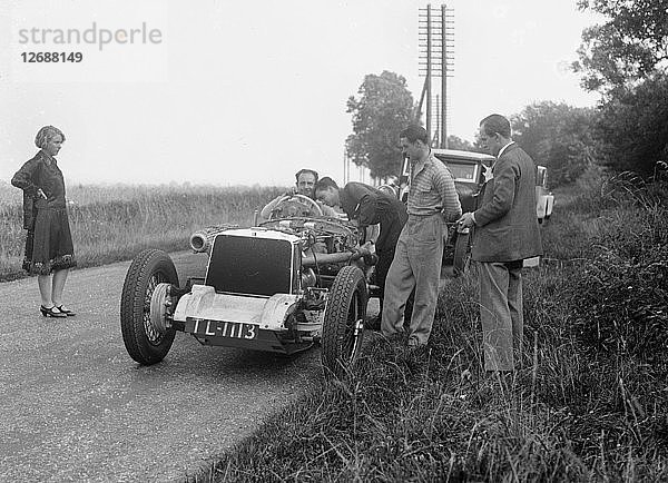 Straßenprüfung Raymond Mays Vauxhall-Villiers  um 1930. Künstler: Bill Brunell.