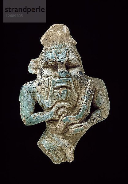 Fayence-Amulett von Bes  der einen Horus stillt  XXV. Dynastie (ca. 770 v. Chr. - 715 v. Chr.). Künstler: Unbekannt.