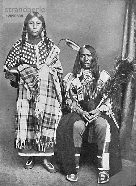 Ein Sioux-Häuptling und seine Squaw  1912. Künstler: Robert Wilson Shufeldt.