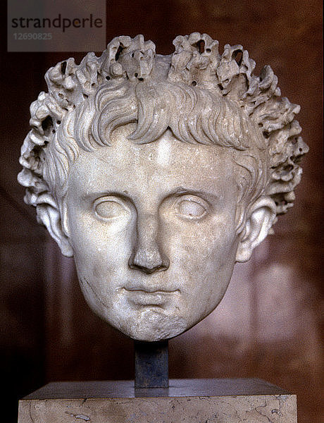 Büste des Augustus (Gaius Julius Caesar Octavian) (63 n. Chr. - 14 n. Chr. Römischer Kaiser  Neffe und Verehrer?