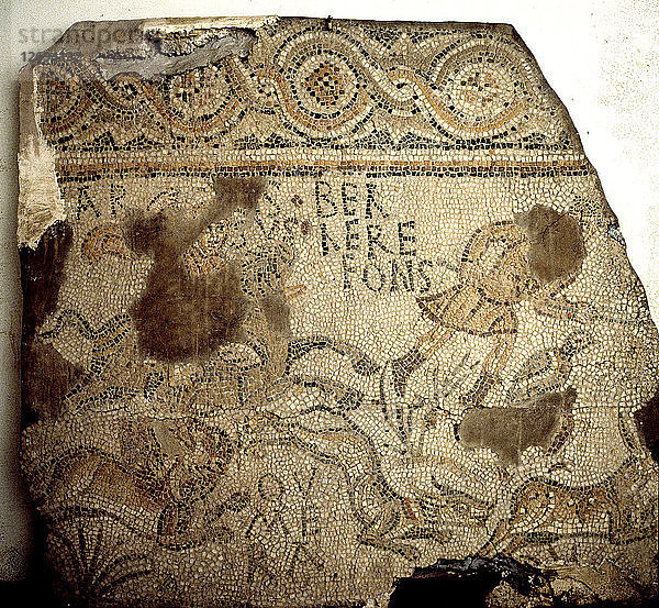Mosaik aus der Alcazaba  das Nutztiere darstellt.